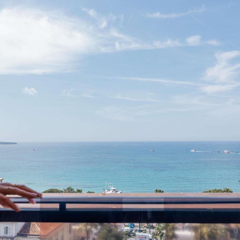 Mondrian Cannes - Chambre Supérieure Prestige avec Terrasse - Vue sur Mer - 11