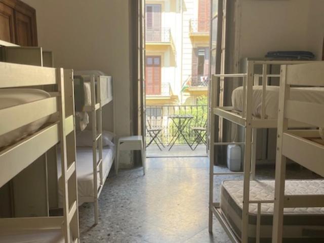 Coremi Naples - 8-Bed Male Dormitory Room - 3