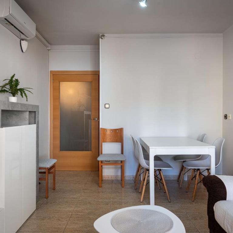 AT174 Apartamento en segunda línea de la playa, wifi - Apartamento de 3 dormitorios - 4