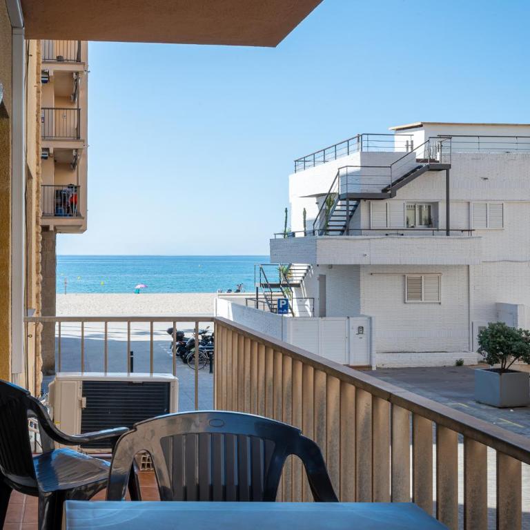 AT174 Apartamento en segunda línea de la playa, wifi - Apartamento de 3 dormitorios - 1