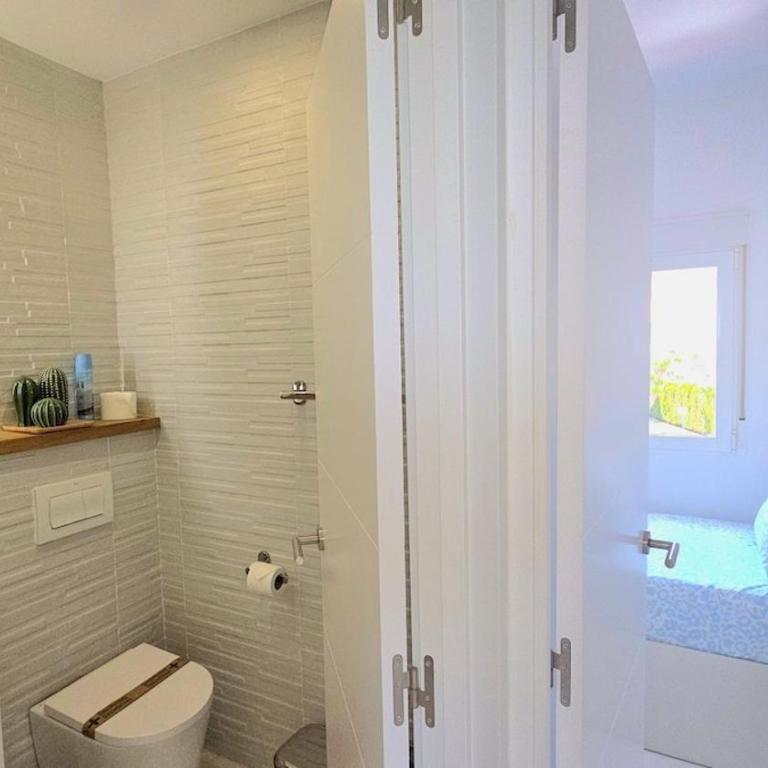 La Roca Calle Brasil 2 bed apartment with sea views Short walk to the beach and Nogalera by NAMASTE ELITE - Apartment - 17