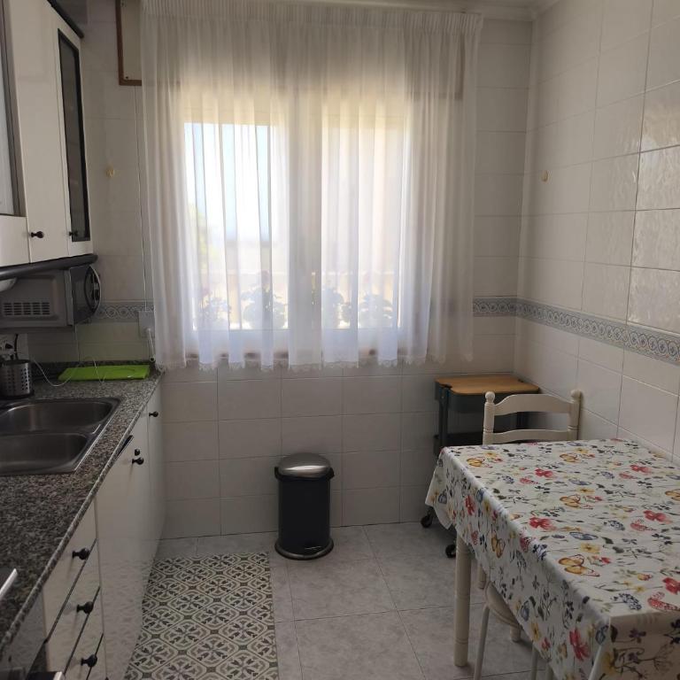 ADOSADO Avda BREOGAN 71 - Casa de 4 dormitorios - 14