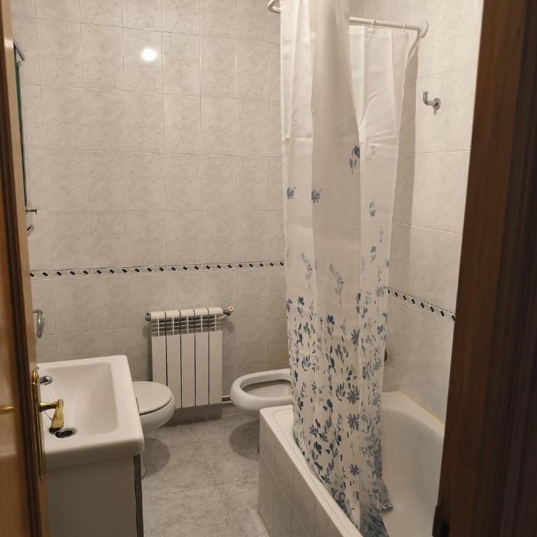 ADOSADO Avda BREOGAN 71 - Casa de 4 dormitorios - 30