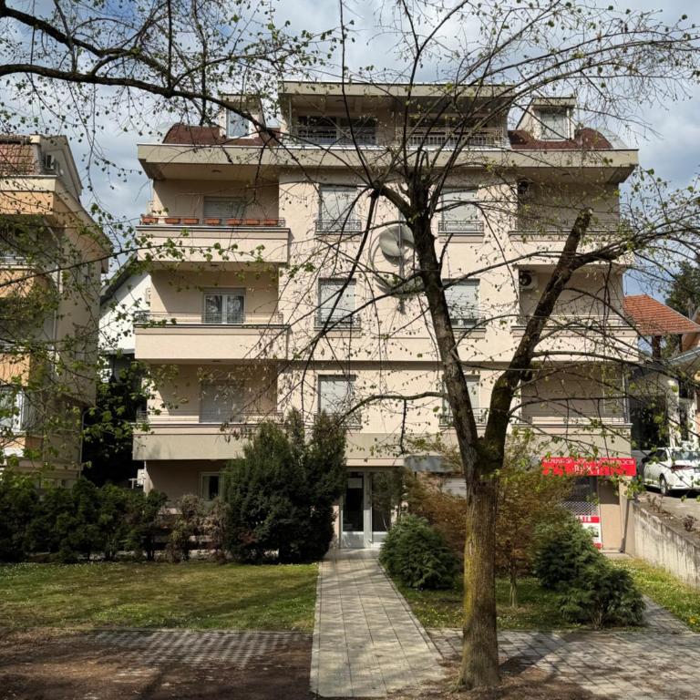 Apartman 7 with free parking - Apartment mit 1 Schlafzimmer und Blick auf den Park - 3