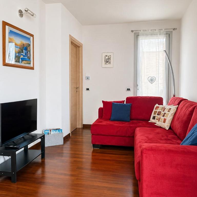 Riverside apartment - Two-Bedroom Apartment with River View - 2
