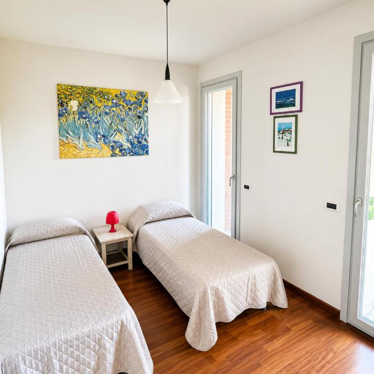 Riverside apartment - Two-Bedroom Apartment with River View - 10