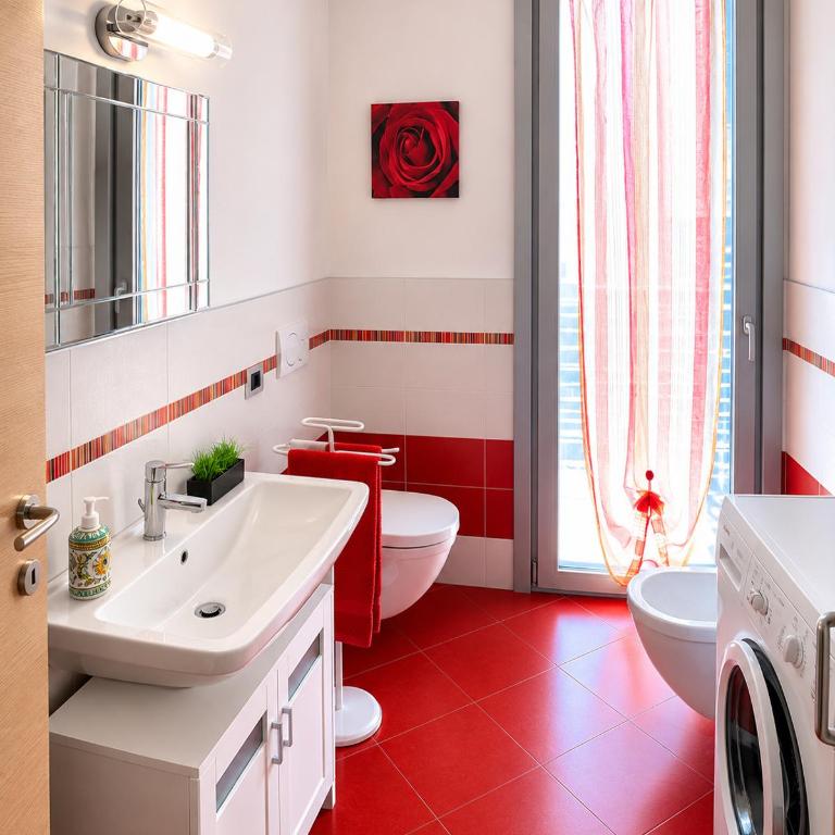 Riverside apartment - Two-Bedroom Apartment with River View - 9
