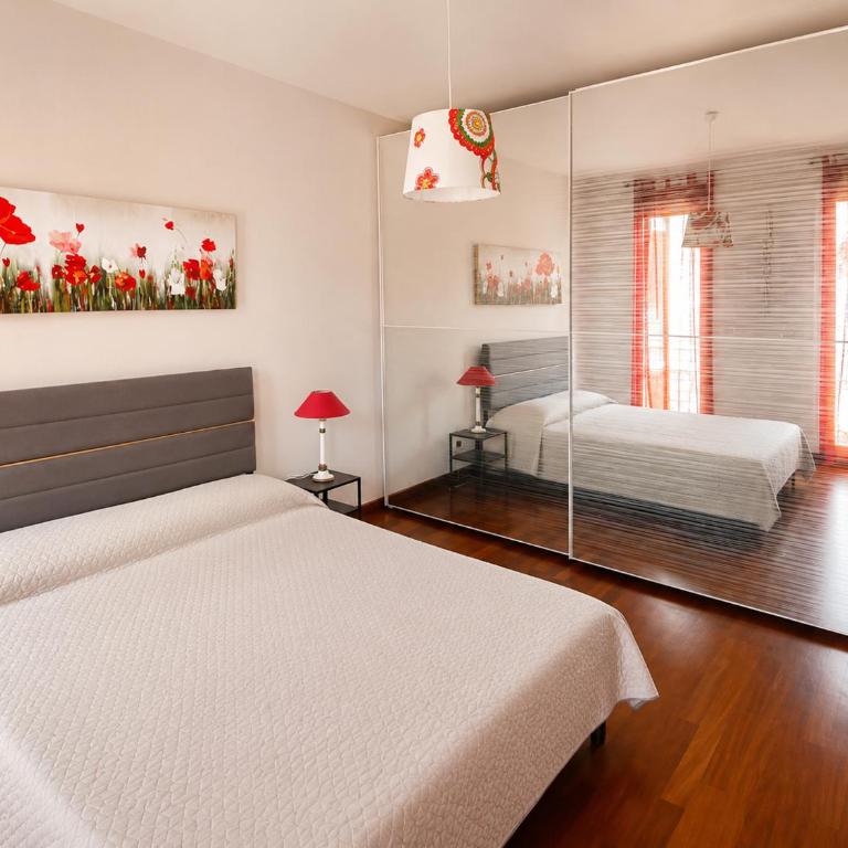 Riverside apartment - Two-Bedroom Apartment with River View - 8