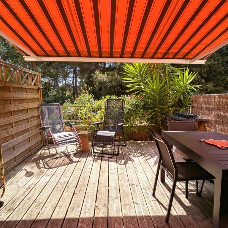 Apartment with a quiet garden - Apartment - 8