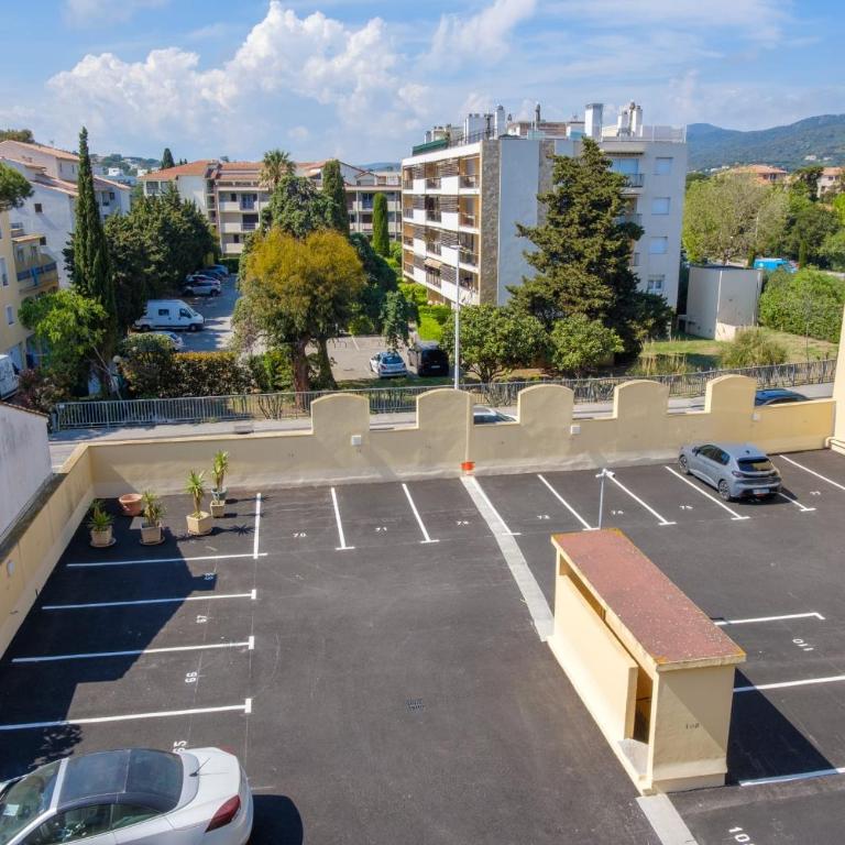 Apartment with sea view 50m from the beach - Apartamento - 12