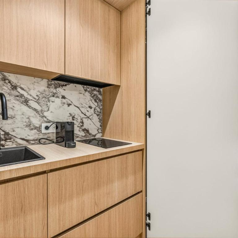 REF 2067 - Cannes Appartement entièrement rénové proche Croisette à louer - Appartement - 7