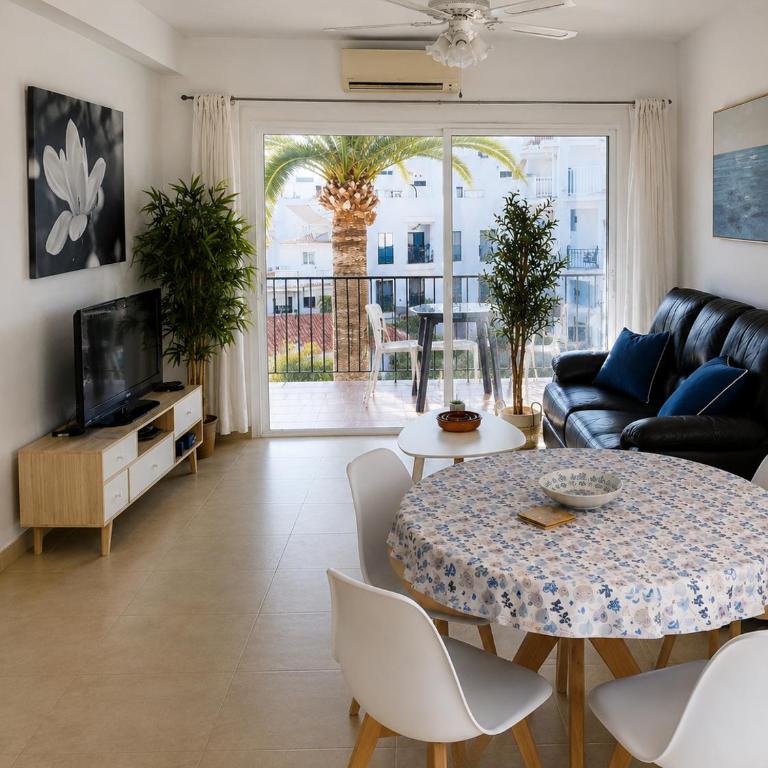 CORONADO 136 MENYBER - Two-Bedroom Apartment - 9