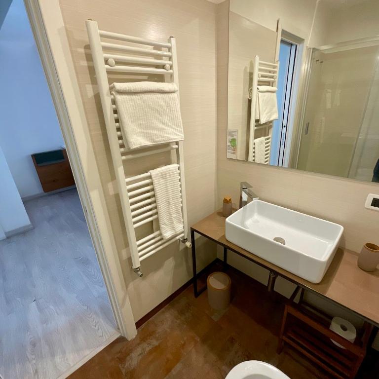 Cibele Boutique Bed&Breakfast - Camera Matrimoniale Deluxe con Doccia - 11