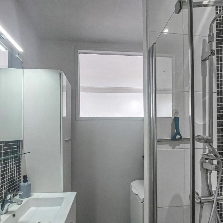 Amazing Apartment In La Rochelle With Wifi - Appartement 1 Chambre - 9