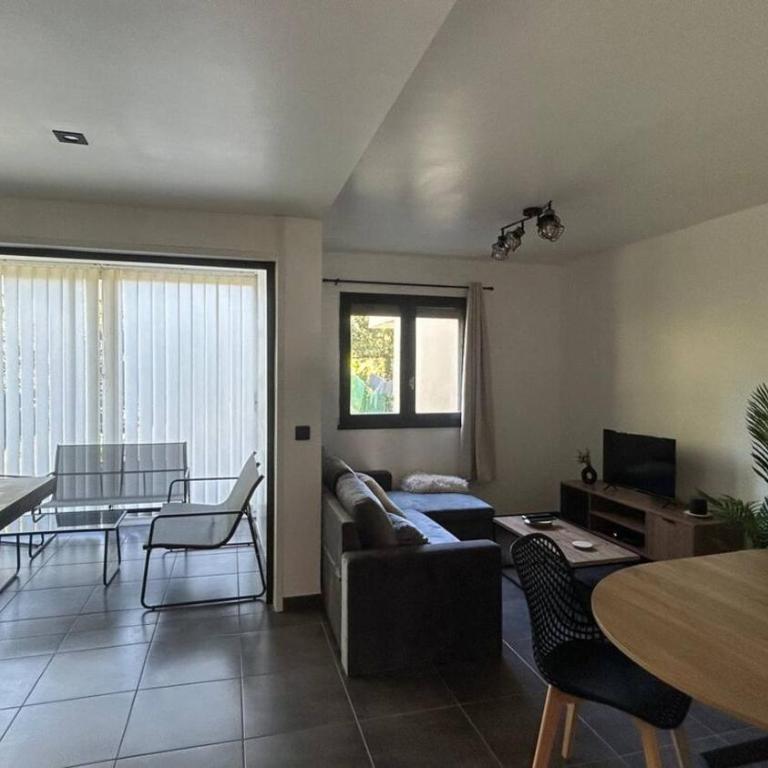 Bright apartment, terrace, garden and parking - Chambre Simple - 7