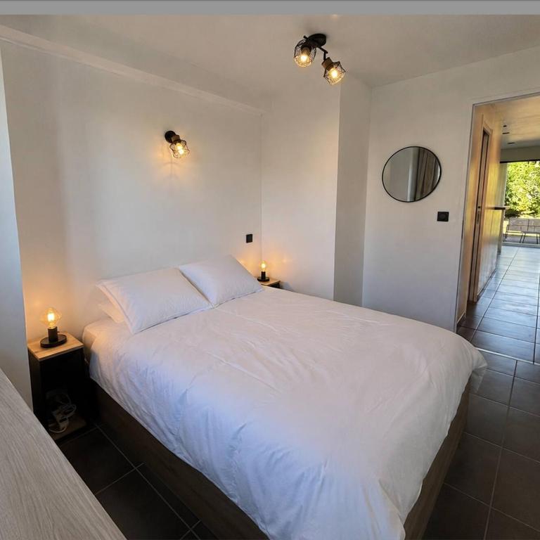 Bright apartment, terrace, garden and parking - Chambre Simple - 12