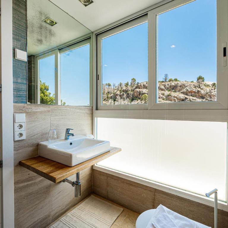 AlteArt by Holuxe - Three-Bedroom Vacation Home - 32