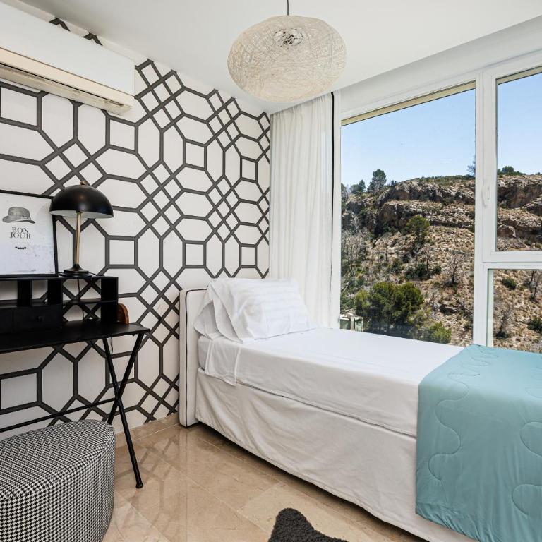 AlteArt by Holuxe - Three-Bedroom Vacation Home - 35