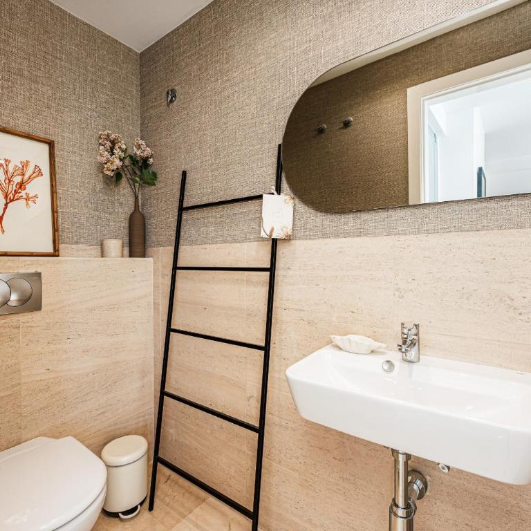 AlteArt by Holuxe - Three-Bedroom Vacation Home - 38