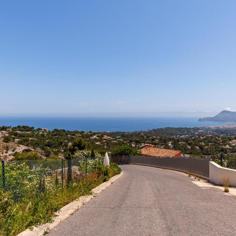 AlteArt by Holuxe - Three-Bedroom Vacation Home - 41