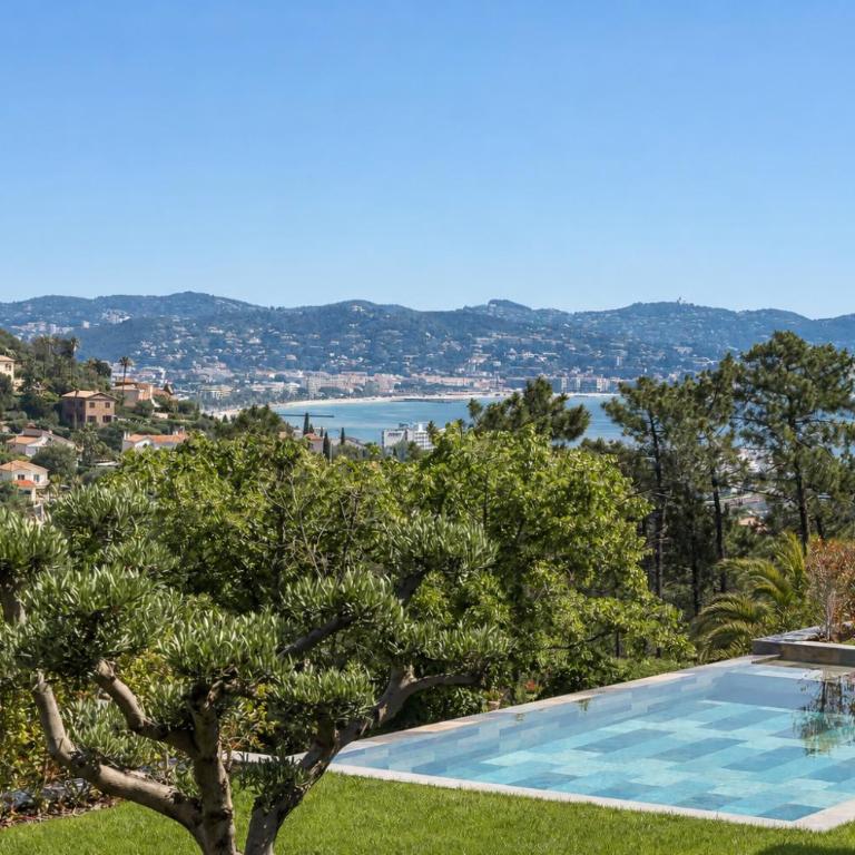 Contemporary Sea View Villa near Beach - Villa - 2