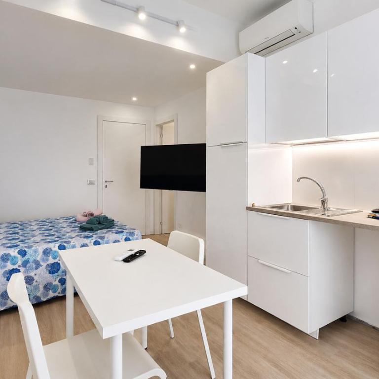 Glicini 2 - Comfort Apartments - Monolocale con Balcone - 5