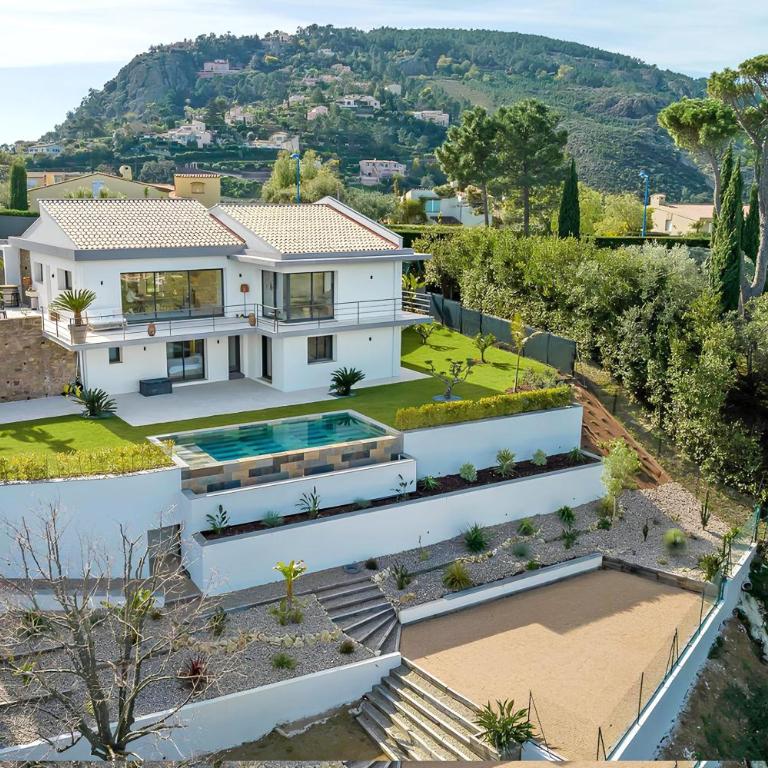 Contemporary Sea View Villa near Beach - Villa - 3