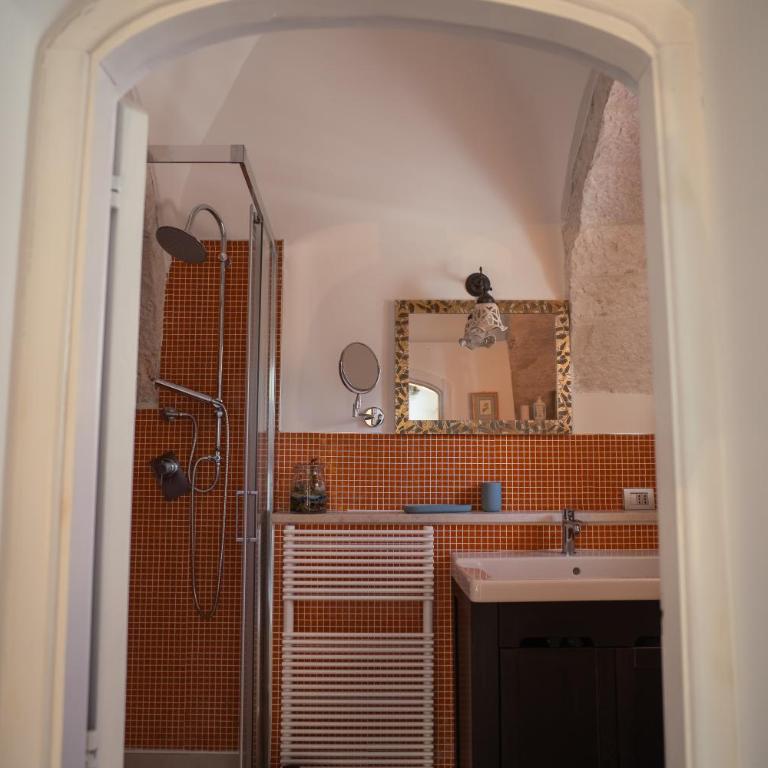 I Trulli di Anna - Camera Matrimoniale con Bagno Privato - 14