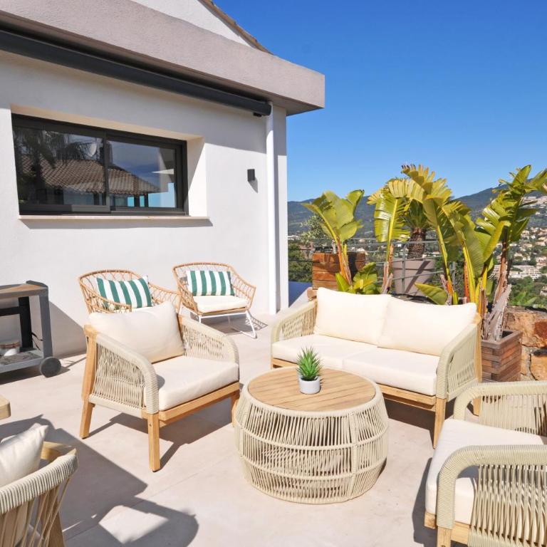 Contemporary Sea View Villa near Beach - Villa - 5
