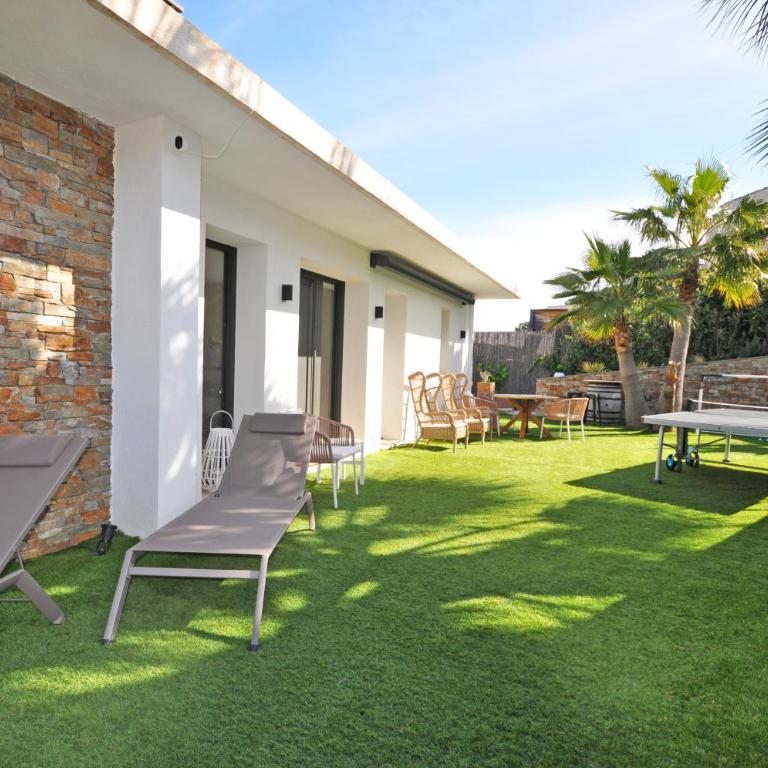 Contemporary Sea View Villa near Beach - Villa - 17