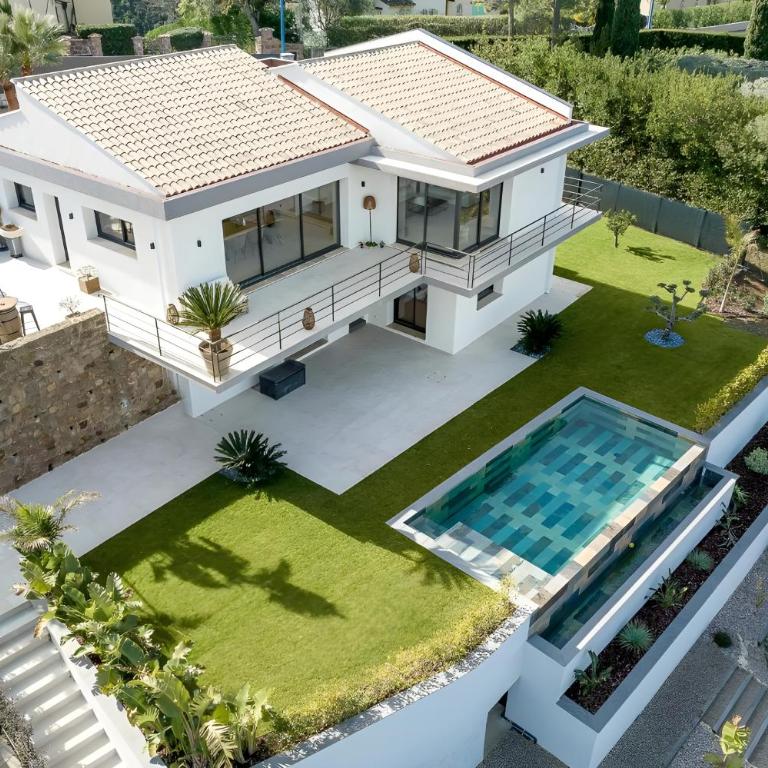 Contemporary Sea View Villa near Beach - Villa - 19