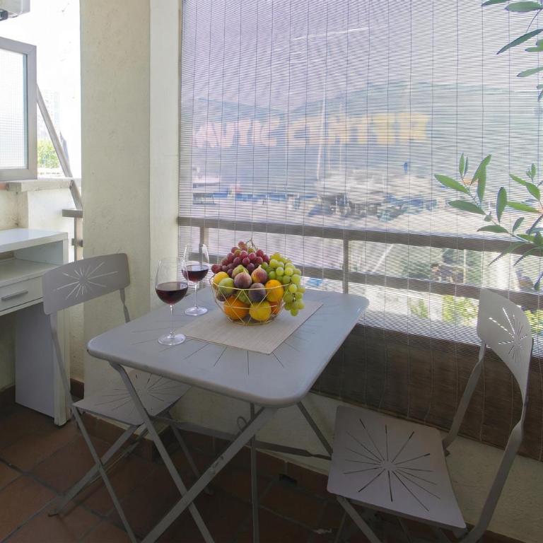 WELCS APARTAMENTO 396 EMP en el puerto de Roses - Apartamento - 2