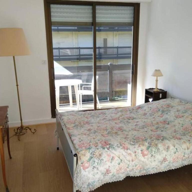 Spacious apartment in front of the sea - Appartement - 5