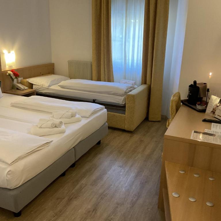 Alpen Eghel Resort & SPA - Camera Tripla Standard - 4
