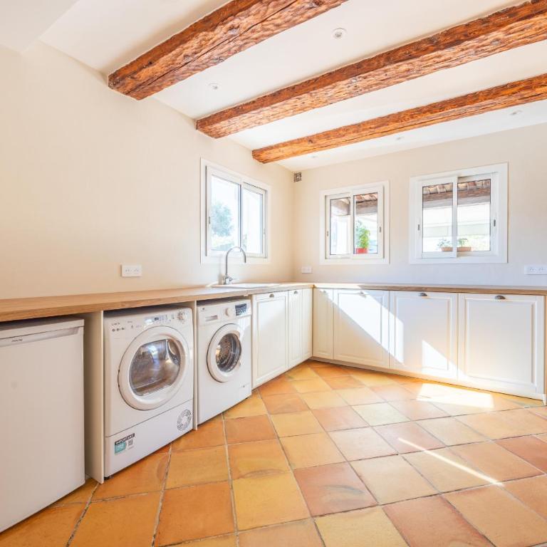 Renovated Provençal Villa with Garden - Antibes - Villa Supérieure - 12