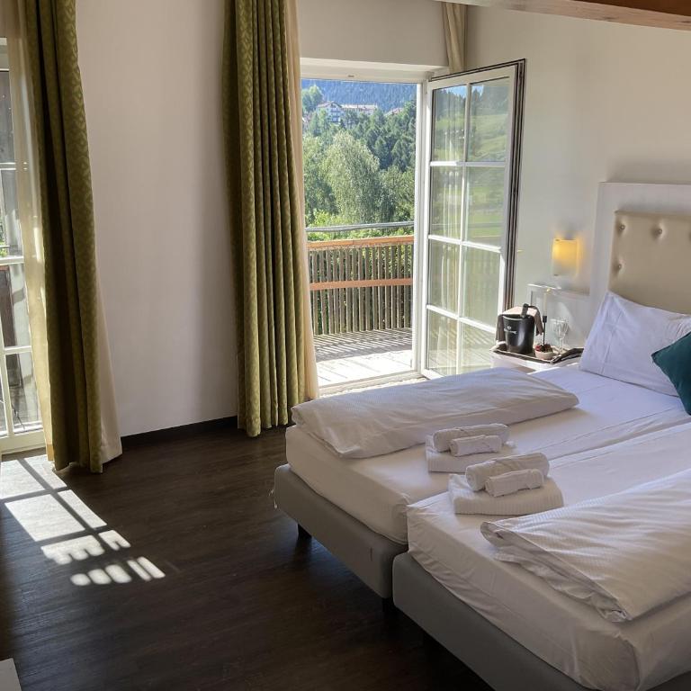Alpen Eghel Resort & SPA - Camera Tripla Superior - 2