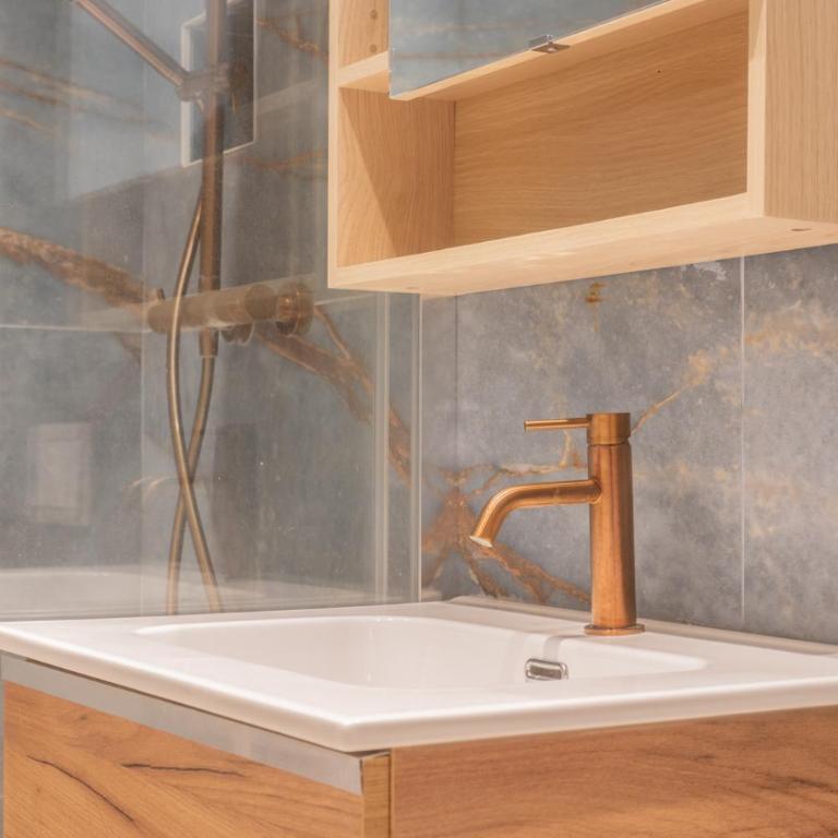 Appartements 1 Chambre avec Climatisation - Centre Ville - One-Bedroom Apartment - 5