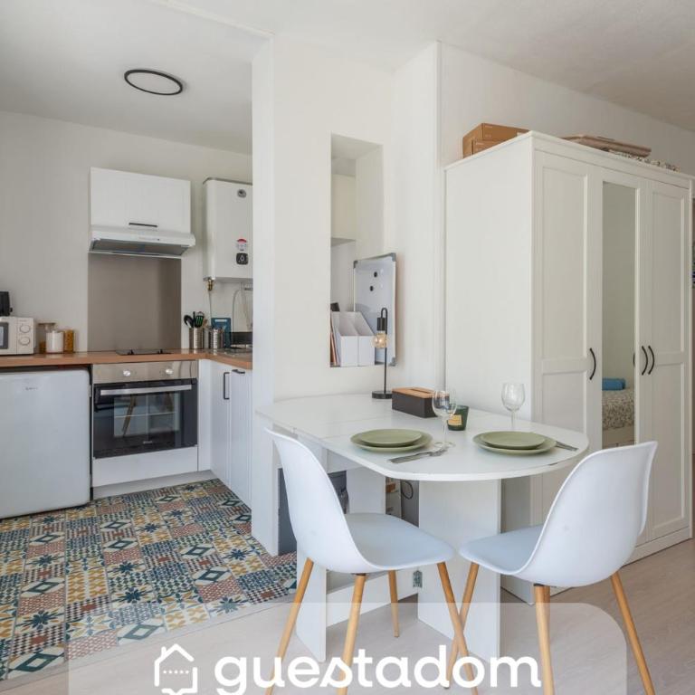 L'Evain - 800m centre - 850m gare - Studio - 1