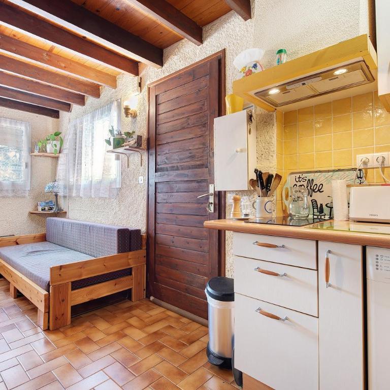 Séjour Montagne Tout Confort - Appartement Supérieur - Vue sur Ville - 8