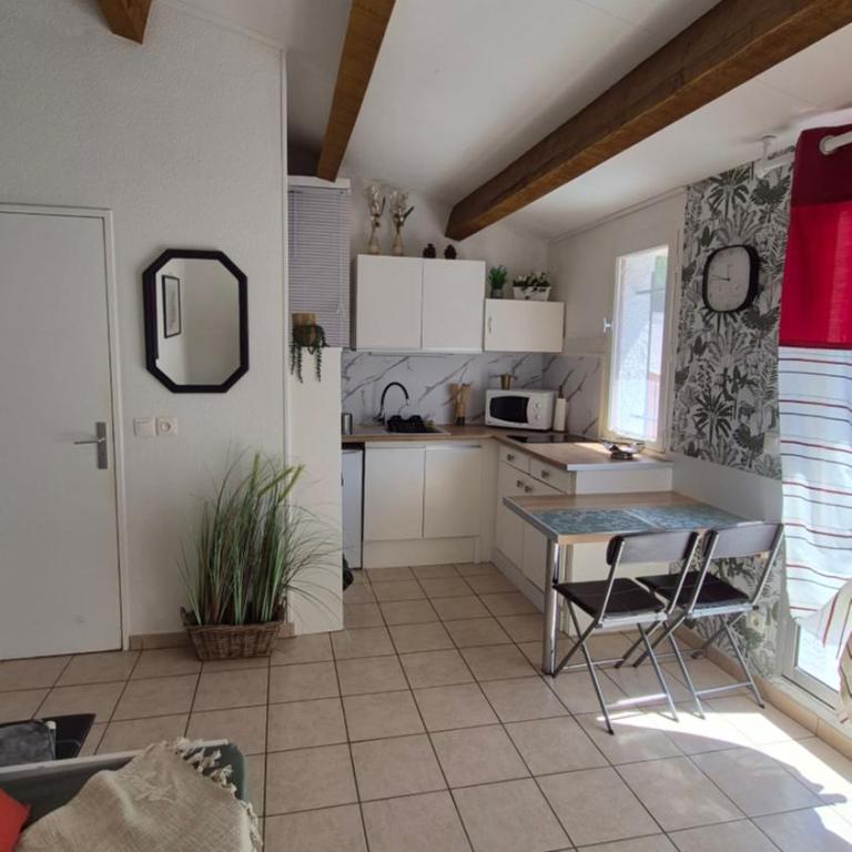Les Cigalines très proche village natu - Maison 1 Chambre - 3