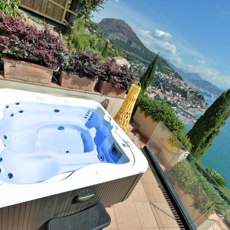 Mira Suite - Suite Deluxe con Vasca Idromassaggio - 2