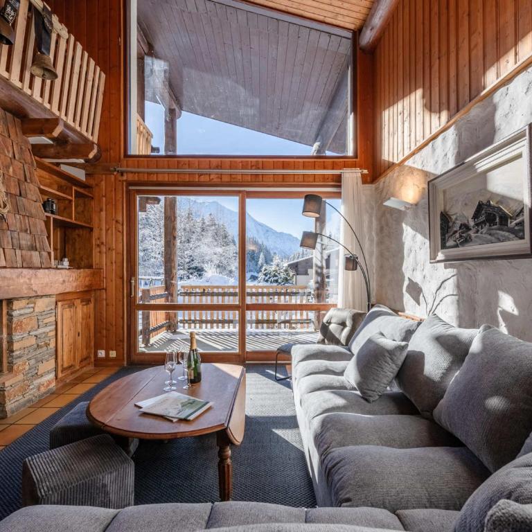 Chalet familial Savoyard près du Mont-Blanc - Accueille 10 pers. - FR-1-343-258 - Chalet - 1