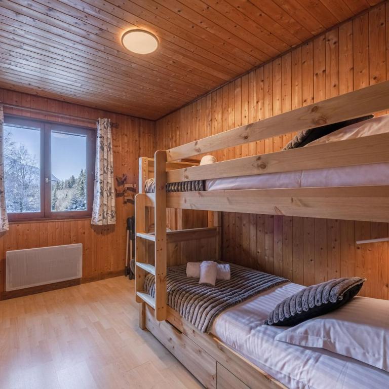 Chalet familial Savoyard près du Mont-Blanc - Accueille 10 pers. - FR-1-343-258 - Chalet - 3