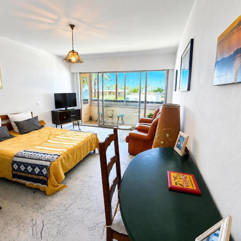 Appartement de 92 m2 climatisé face à la mer avec garage - Apartment mit 3 Schlafzimmern - 16
