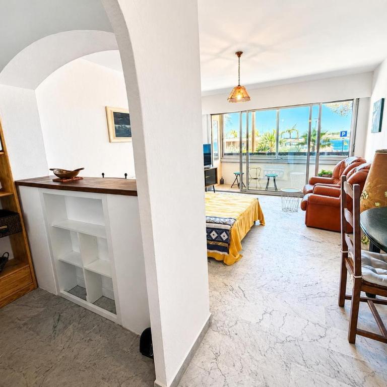 Appartement de 92 m2 climatisé face à la mer avec garage - Apartment mit 3 Schlafzimmern - 20