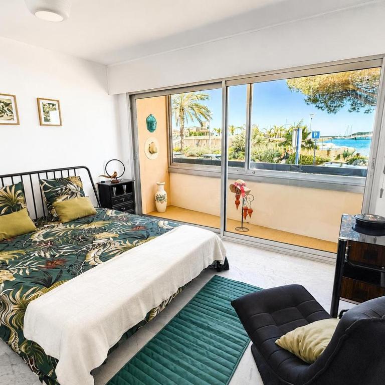 Appartement de 92 m2 climatisé face à la mer avec garage - Apartment mit 3 Schlafzimmern - 15
