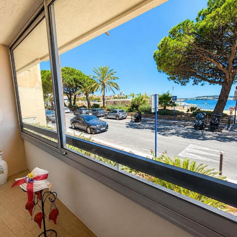Appartement de 92 m2 climatisé face à la mer avec garage - Apartment mit 3 Schlafzimmern - 21