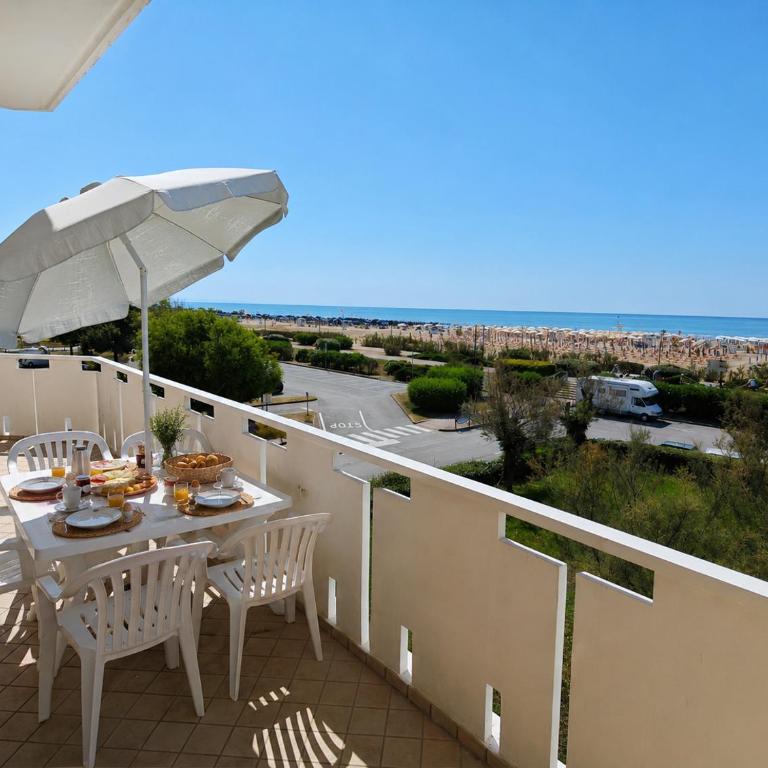 Condominio CORSO - Appartamento con 2 Camere da Letto, Terrazza e Vista Mare - 2