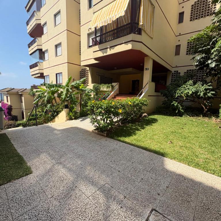 Sea Front View with Pool Paddle and Tennis Mijas - Apartamento de 1 dormitorio - 2