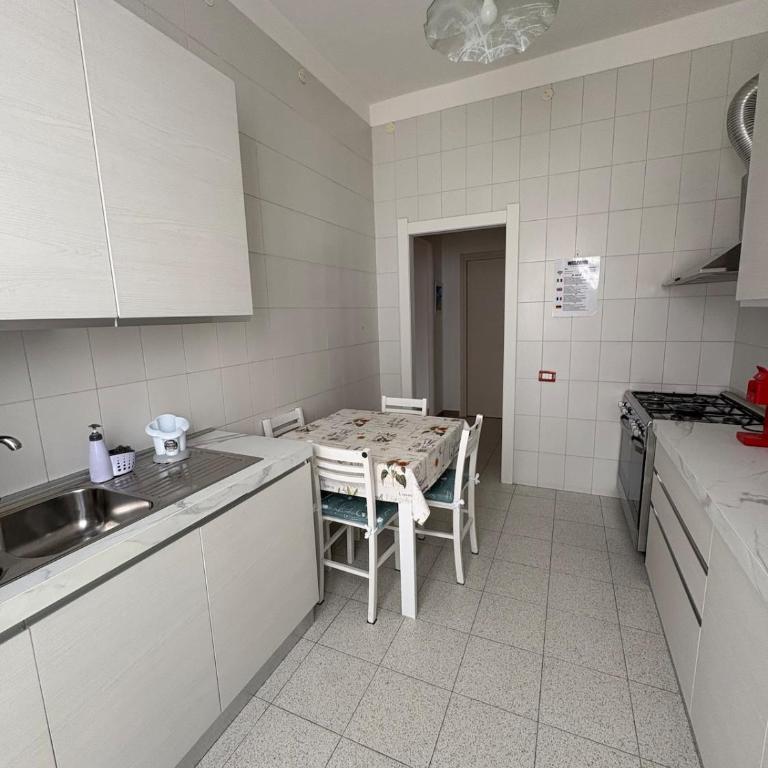 Silvi s Paradise - Three-Bedroom Apartment - 12